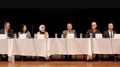 Mersin'de 2025-2026 Eğitim Öğretim Yılı Eğitim Koordinasyonu ve Okul Güvenliği Toplantısı Gerçekleştirildi