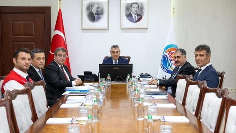 Mersin Valisi Toros’un Başkanlığında, Büyük Ova Koruma Alanları Hakkında Değerlendirme Toplantısı Gerçekleştirildi