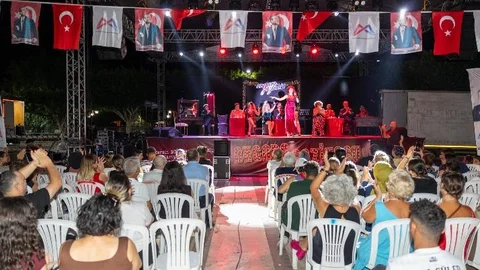 Mersinliler Bu Yaz Sanata Büyükşehir İle Doydu