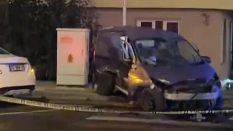 Mersin Yenişehir’de Kavşakta Feci Kaza: Sürücü Ağır Yaralandı