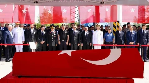 Mersin Valisi Atilla Toros, Şehit Polis Memuru Mustafa Karapınar İçin Düzenlenen Cenaze Törenine Katıldı