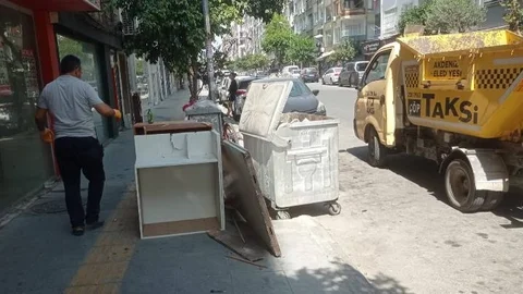 Akdeniz Belediyesi'nde Çöp Taksiler Hafta Sonu da Mesai De...