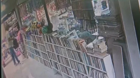 Mersin’de Kırtasiyeden Çanta Hırsızlığı