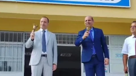 Mersin Tarsus'ta Okul Zili Elle Çalındı