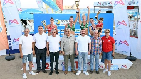 Mersin'de Şampiyon Takımlar Kızkalesi’nde Kupalarını Kaldırdı