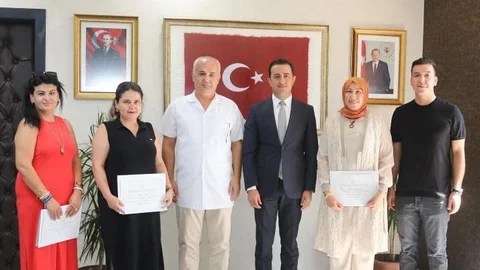 Mersin'de Aile Sağlığı Merkezi Doktorlarına Başarı Belgesi Verildi