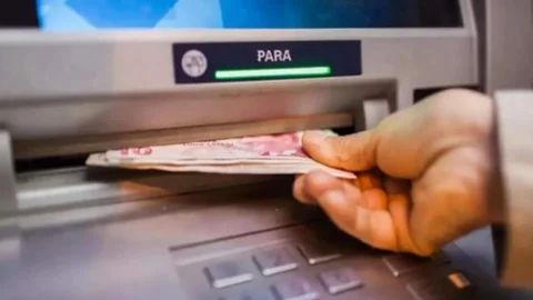 Atm’lerde Yeni Dönem: Para Transferinde Sistem Değişiyor! 1 Ocak’ta Başlayacak