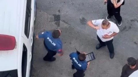 Mersin'de 15 Yaşındaki Çocuk 1 Kişiyi B*çakla Yaraladı