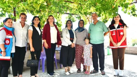 Mersin'de Vali Eşinden Anamur'da Koruyucu Aile Ziyareti