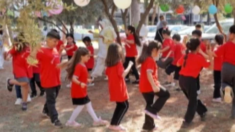 Mersin'de İlköğretim Haftası Kapsamında "Bahçemiz Çiçek Açıyor" Etkinliği Gerçekleştirildi