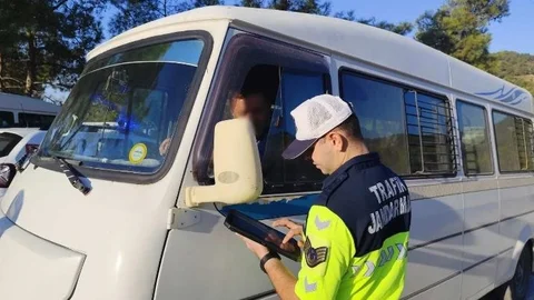 Mersin'de Jandarma, Okul Servis Araçlarını Denetledi