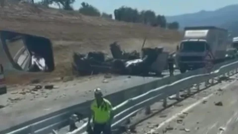 Mersin'deki Otobüs Kazası: 3 Kişi Öldü, 6 Kişi Yaralandı