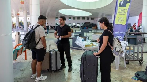 Mersin’e Gelen Üniversite Öğrencilerine Otogarda Karşılanıyor