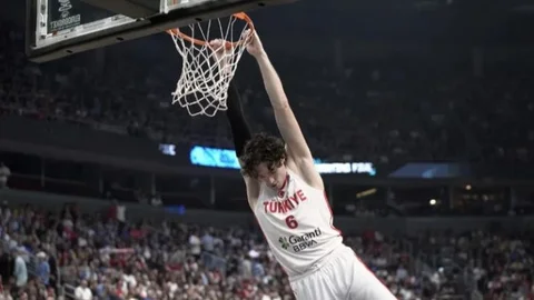 Finalde Almanya'ya Kaybettik: 12 Dev Adam, Avrupa İkincisi Oldu