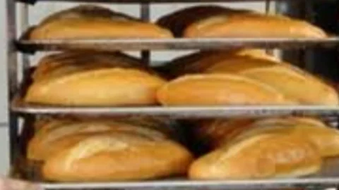 Tarsus’ta Fırıncılar Arasındaki Rekabet Vatandaşın Cebine Yansıyor