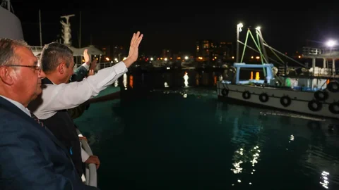 Balıkçıları Yeni Sezonda Vali Toros Uğurladı