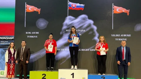 Başkan Sofu, Dünya İkincisi Asude Kök'ü Tebrik Etti