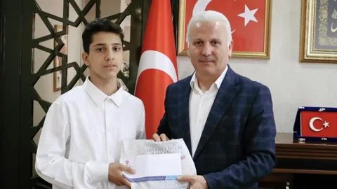 Tarsuslu Hafız Mustafa Eren Ulamış Mersin İl Birincisi