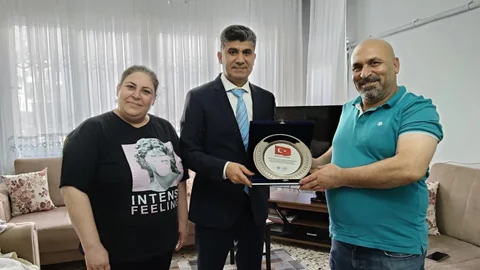 Şener'den Gazi Ailesine Ziyaret