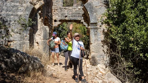 Mersin 'de Avrupa Hareketlilik Haftası’nda "Tarihi Kilikya Yolu" Yürüyüşü