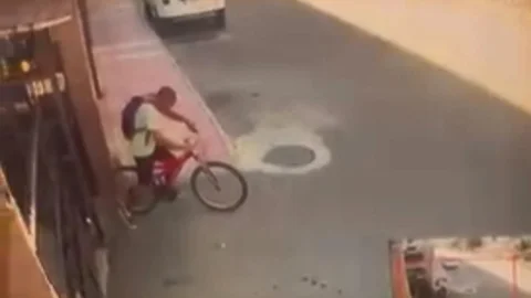 Mersin’de Bisiklet Hırsızlığı Güvenlik Kamerasına Yansıdı