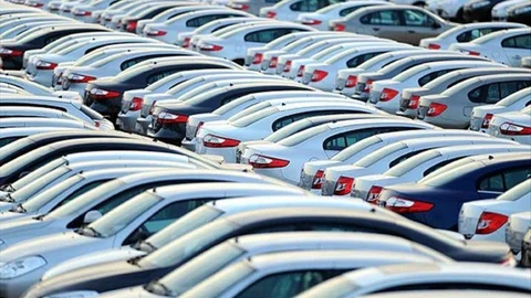 Otomobil İthalatına Ek Vergi: % 30