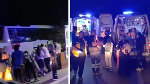Mersin - Tarsus - Adana Otoyolunda Otobüs Orta Refüje Girdi, Yaralılar Var
