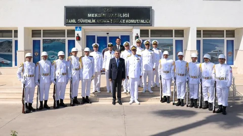 Vali Toros'tan, Tuğamiral Gücüyen 'e İadi-i Ziyaret