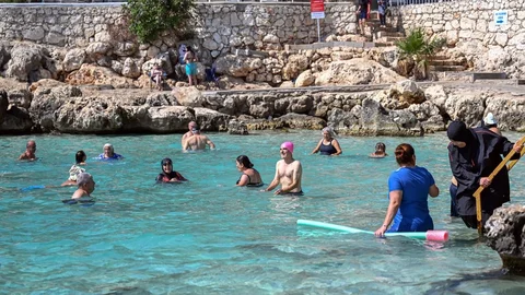 Büyükşehir Emekli Evi Üyeleri Yapraklı Koy’da Denizin Tadını Çıkardı