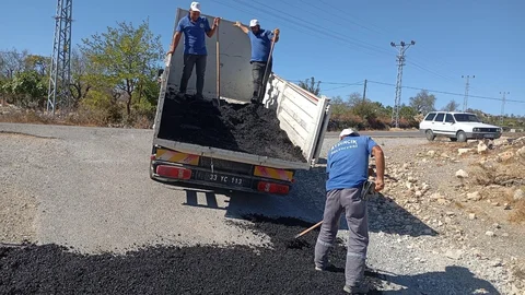 Aydıncık Belediyesi’nden Eskiyörük Mahalle Yoluna Asfalt