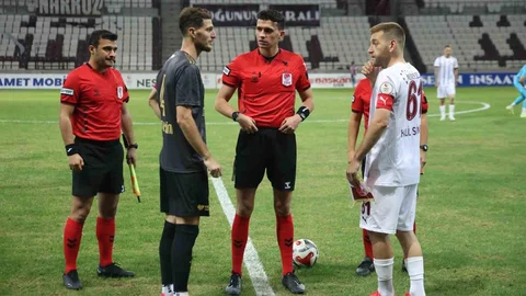 Elazığspor, Batman Petrolspor maçının hakemi Reşat Onur Coşkunses’in kararlarını eleştirdi.