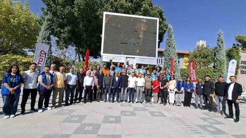 Konya'da Yelkenkanat Şampiyonası Ödül Töreni
