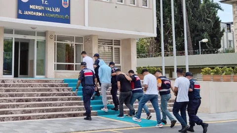 Mersin’de Jandarma Aranan 10 Şahsı Yakaladı