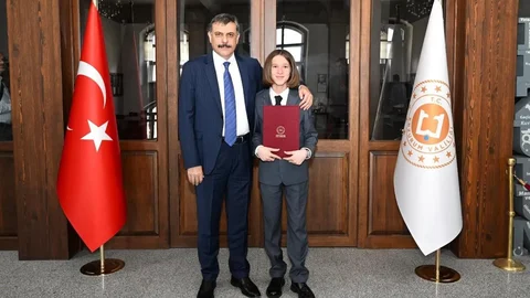 Alperen Yılmaz, Erzurum'da hafız bir vali olma hayalini gerçekleştiriyor.