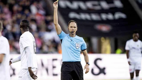 Fenerbahçe - Nice maçını Srdjan Jovanovic yönetecek