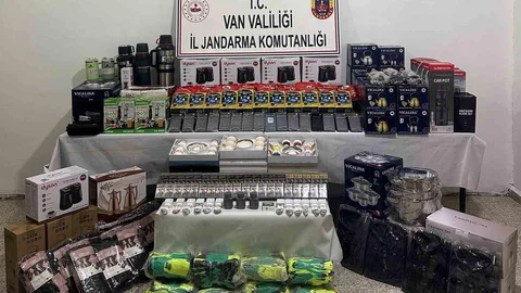 Van'da gümrük kaçağı malzemeler ele geçirildi
