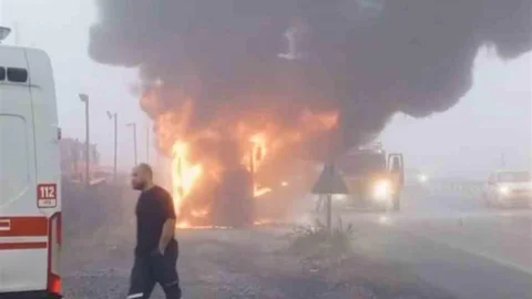 Kırklareli Lüleburgaz'da işçi servisi yangın çıkardı