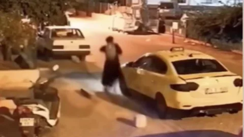 Gereği Yapıldı: Mersin’de Patenli Saldırganın Gerçekleştirdiği Silahlı Saldırıya İlişkin 3 Şüpheli Yakalandı