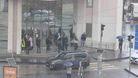 Samsun'da sağanak yağış etkili oldu