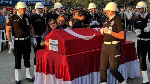 İzmir'de Şehit Ömer İçin Tören