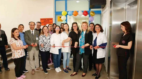 İzmir'de 77 yıldır çocuk sağlığına öncülük eden hastane, yenilenen klinik ve servisleriyle dikkat çekiyor.