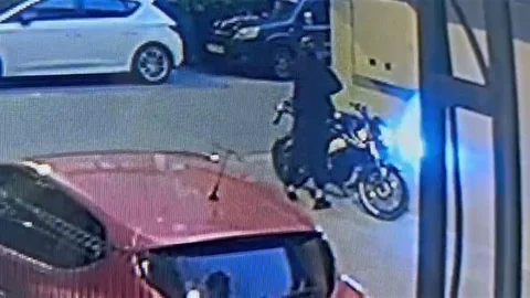 Beylikdüzü'nde 27 yaşındaki gencin katil zanlısı kapının önünde bekledi