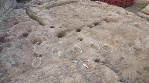 Hatay'da 7 bin 200 yıl öncesine ait 5 insan ayak izi bulundu