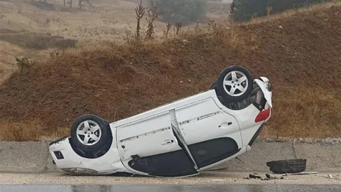 Bilecik'te otomobil takla attı, 2 kişi yaralandı.