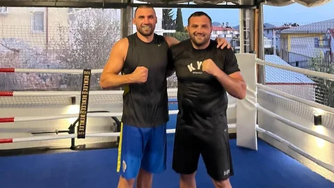 Antalya'da boksun devleri Kaş'ta hazırlanıyor