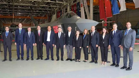 Ankara'da CHP lideri Özel, KAAN ile ilgili paylaşımda bulundu.