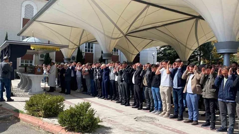 Kahramankazan'da trafik kazasında hayatını kaybeden kardeşler son yolculuğuna uğurlandı