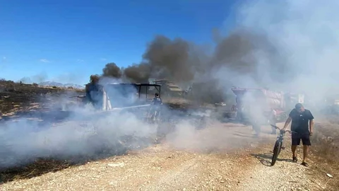 Antalya'da güvercin kulübesinde yangın çıktı