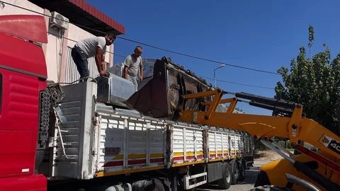 Aydın Buharkent'te 130 yeni çöp konteyneri dağıtıldı