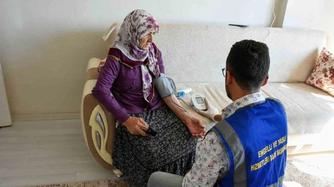 Diyarbakır'da yaşlılara sağlık hizmeti sunuldu